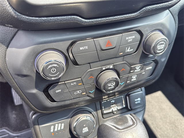 2021 Jeep Renegade Latitude photo 11