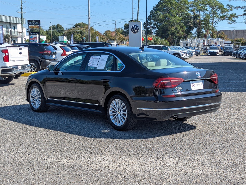 2017 Volkswagen Passat SE photo 3
