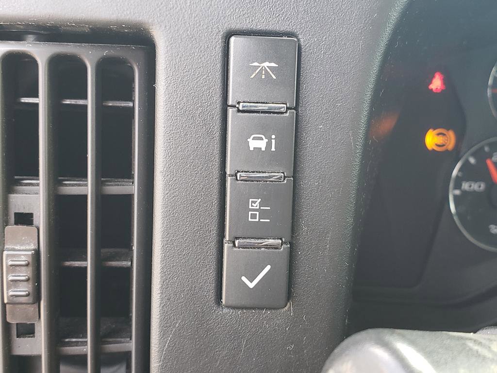 2017 Chevrolet Express 2500 Cargo photo 14