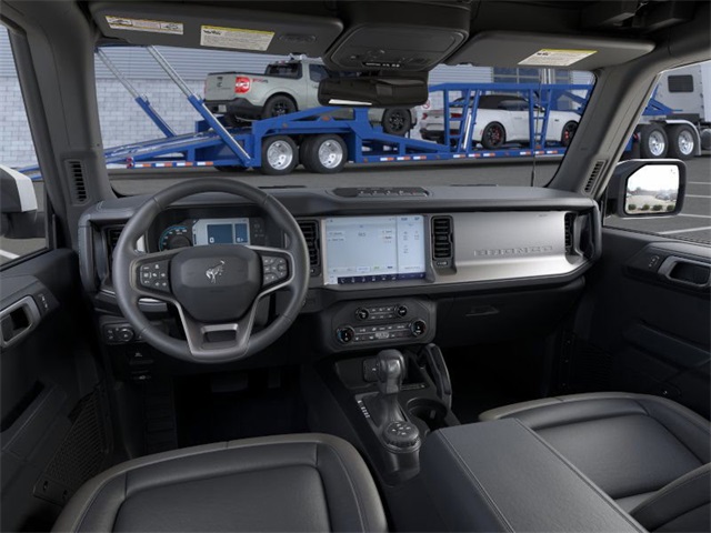 2025 Ford Bronco Outer Banks photo 9