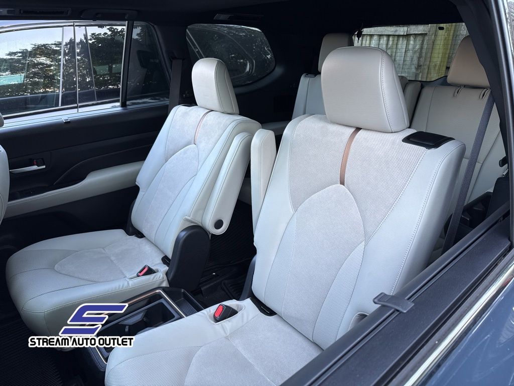 2024 Toyota Grand Highlander Hybrid MAX Limited photo 30