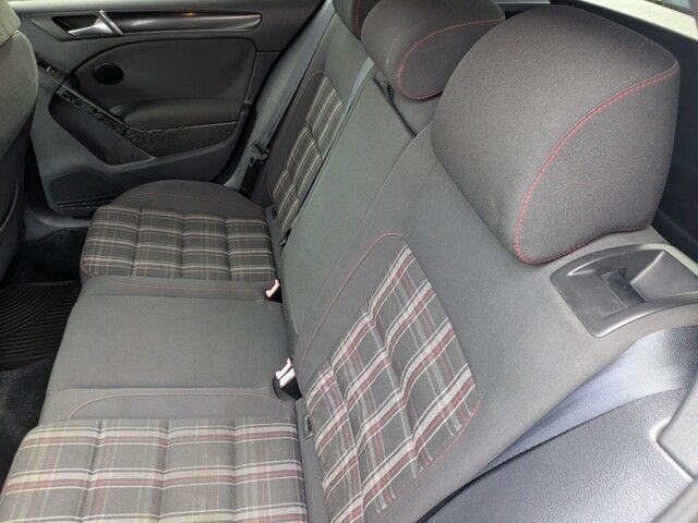 2011 Volkswagen Golf GTI photo 14