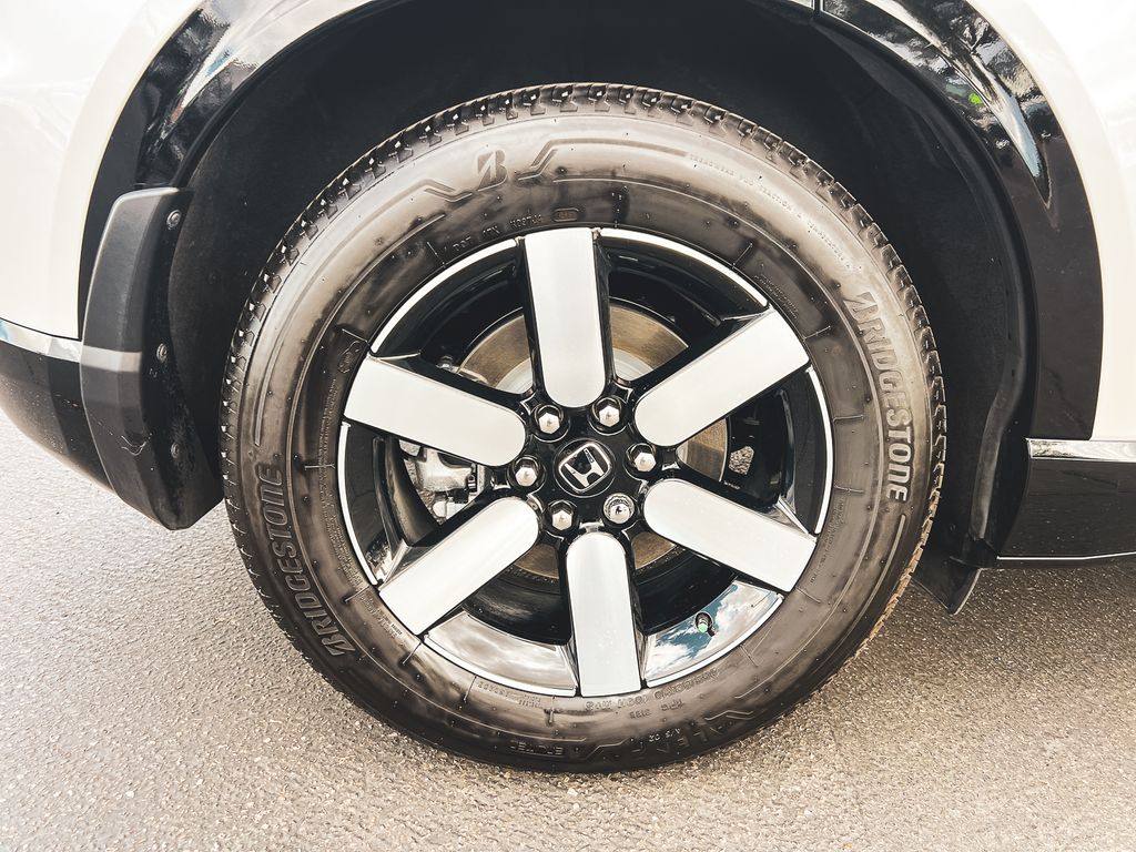 2025 Honda Prologue Touring photo 4