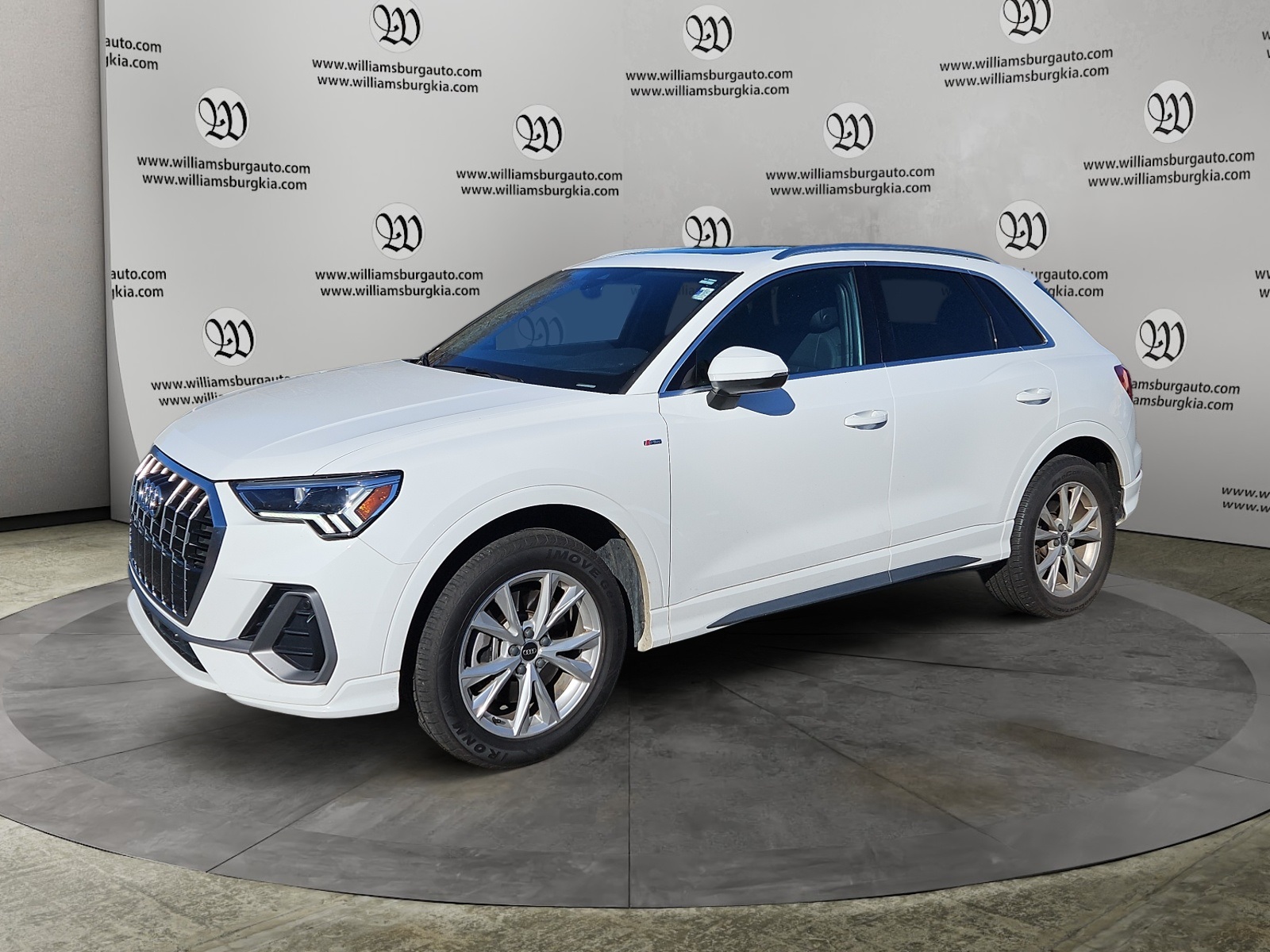 2024 Audi Q3 S Line Premium's photo