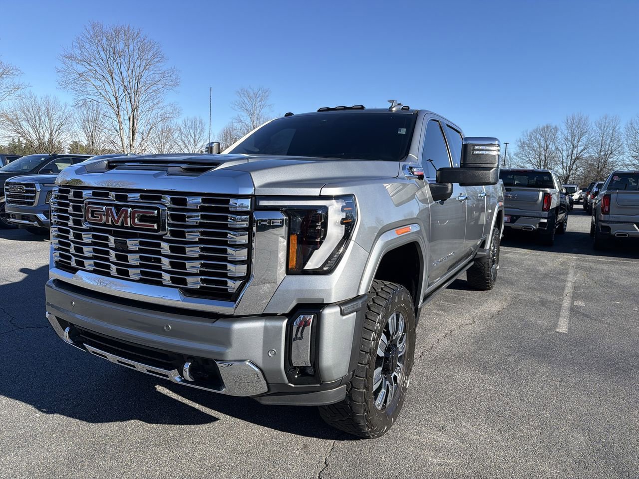 2024 GMC Sierra Denali's photo