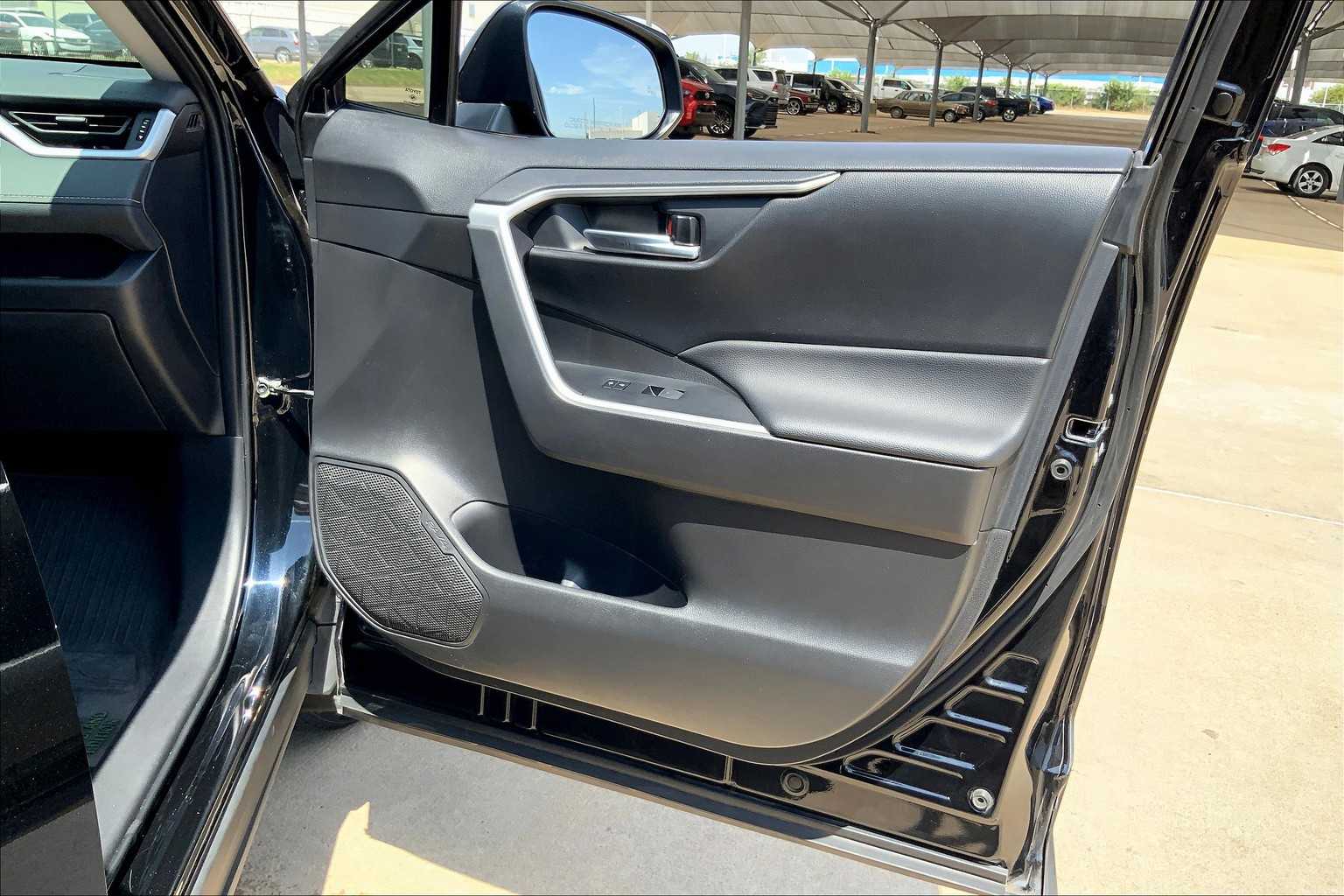2024 Toyota RAV4 Hybrid photo 22