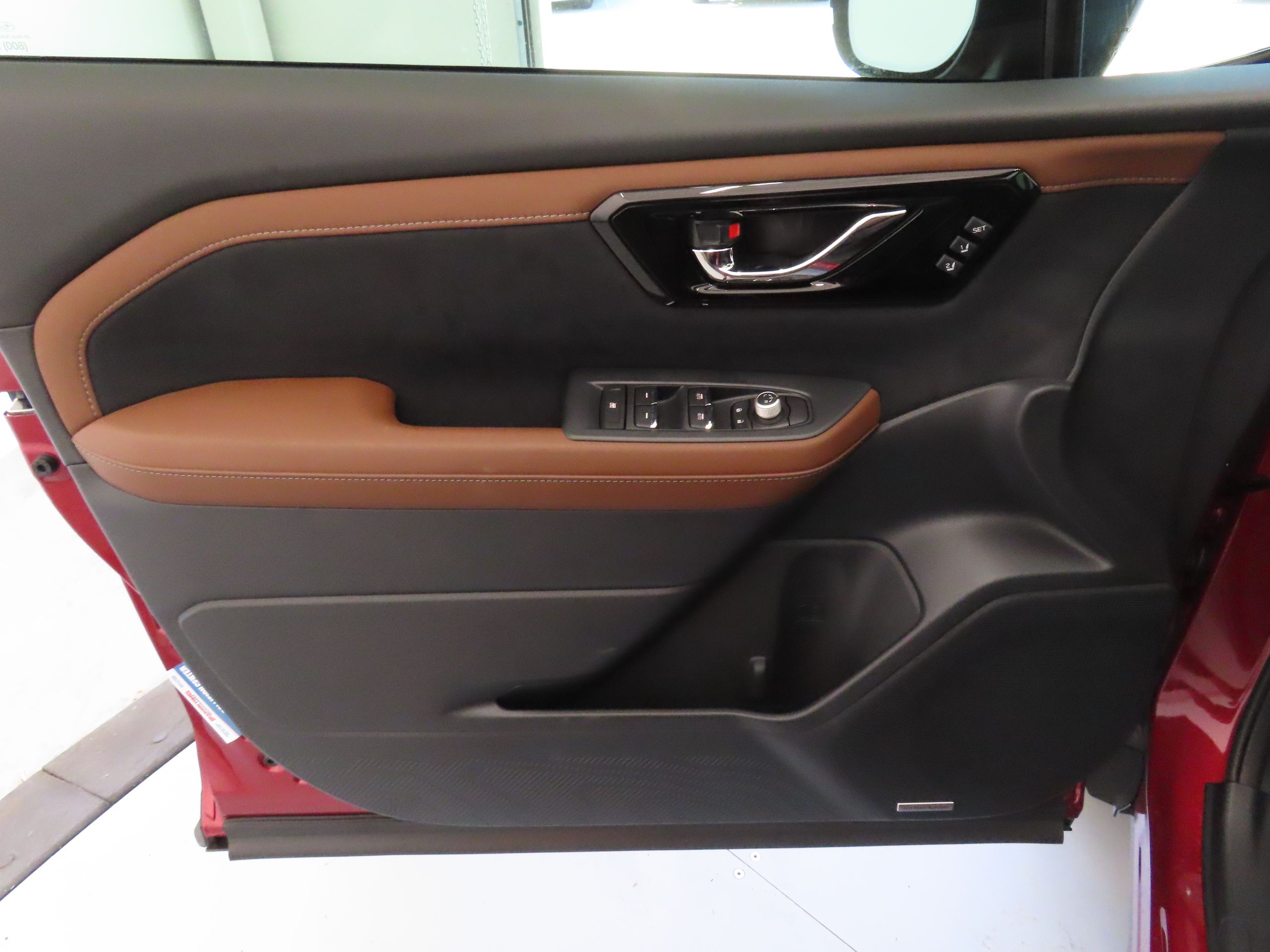 2025 Subaru Forester Touring photo 9