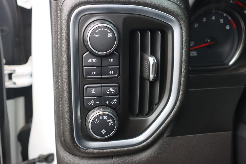 Used 2019 SUMMIT WHITE Chevrolet RST image 1