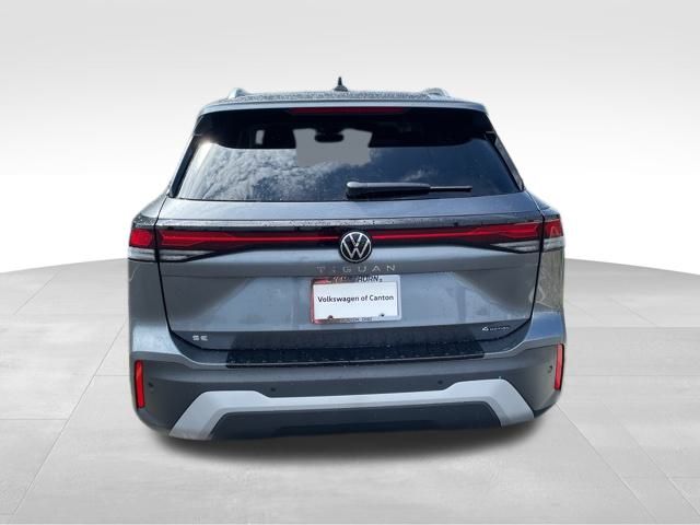 2025 Volkswagen Tiguan SE photo 4