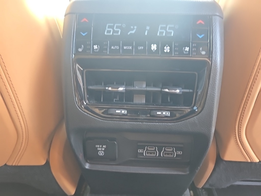 2024 Jeep Grand Cherokee Summit photo 32