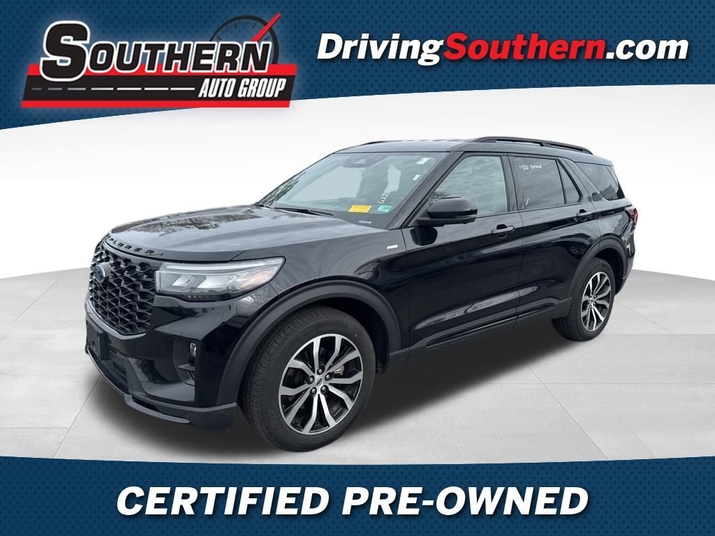 2025 Ford Explorer ST-LINE's photo