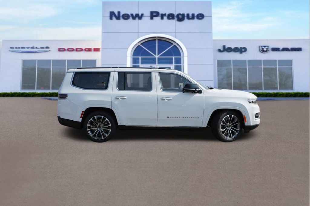 New 2023 Jeep Grand Wagoneer Series III Sport Utility in New Prague ND358021 Jeff Belzer