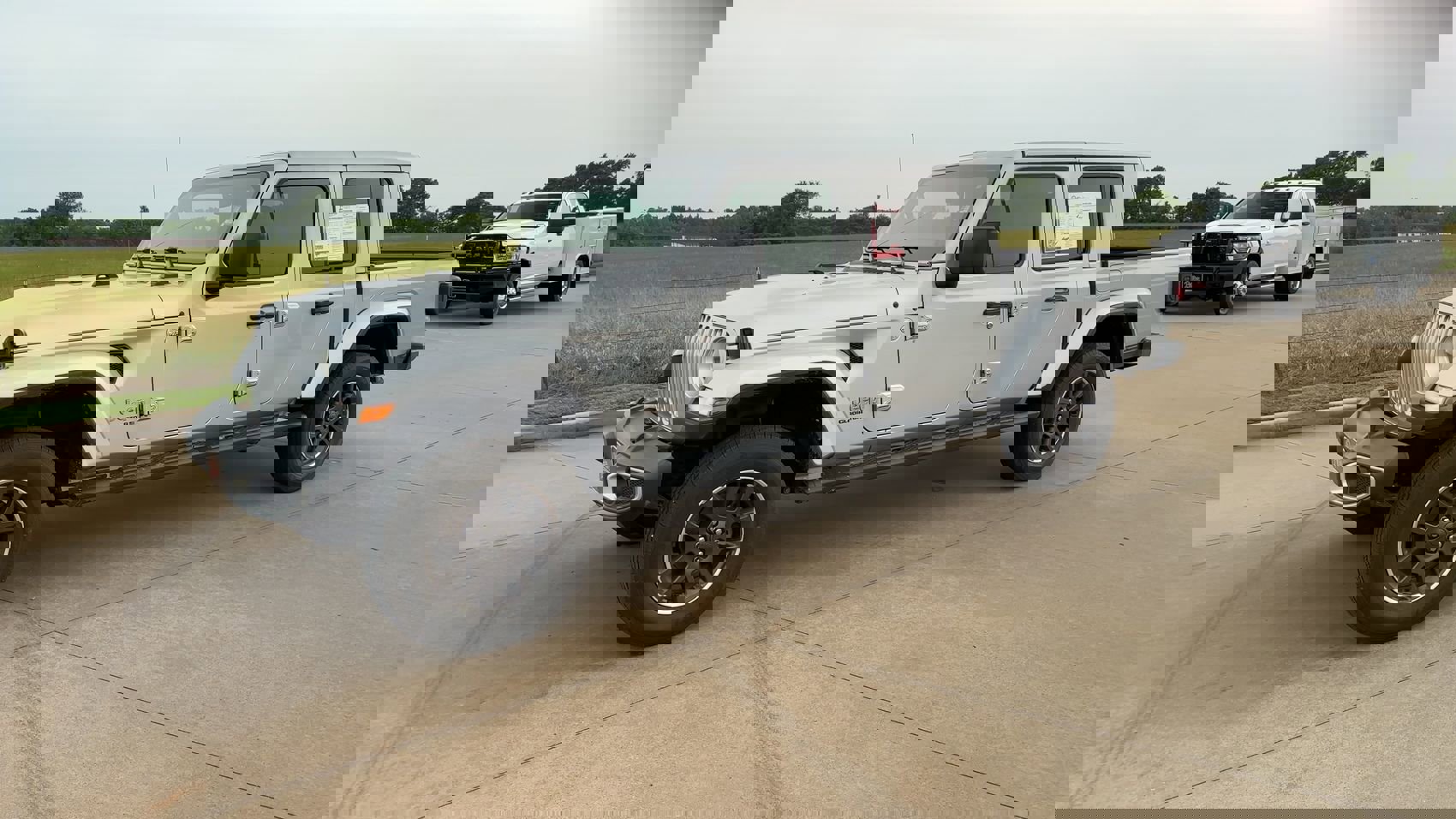 2023 Jeep Gladiator Overland photo 4