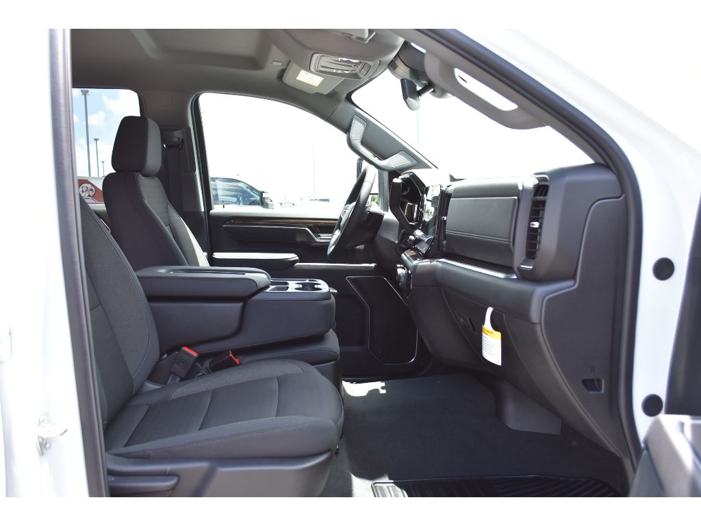 2025 Chevrolet Silverado 2500HD LT photo 10