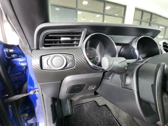 2016 Ford Mustang V6 Convertible photo 15