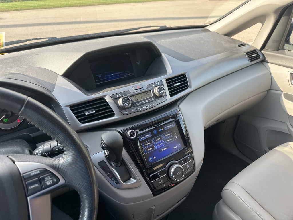 2016 Honda Odyssey EX photo 3