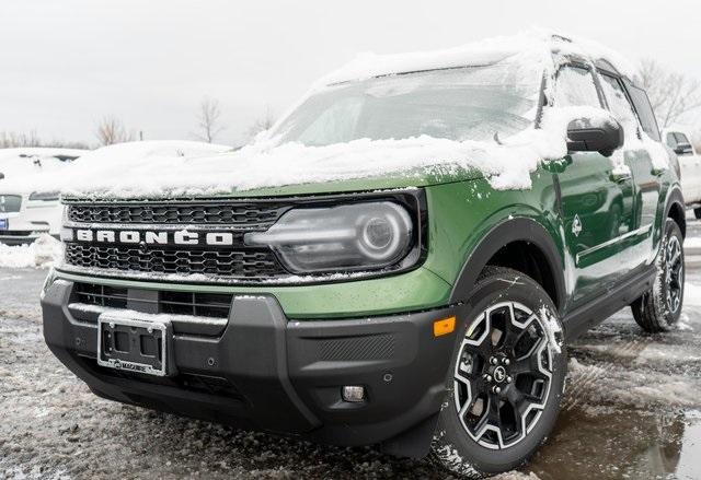 2025 Ford Bronco Sport Outer Banks's photo