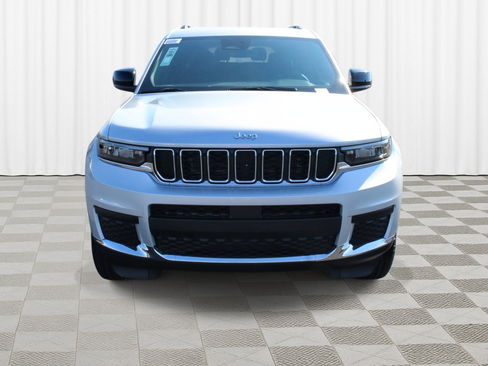 2025 Jeep Grand Cherokee Laredo X photo 12
