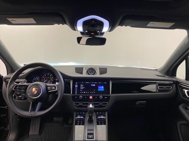 2024 Porsche Macan Base photo 13