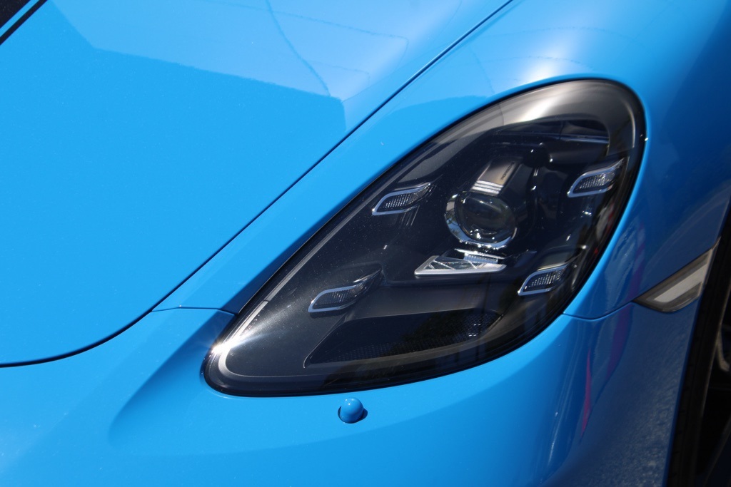 2025 Porsche Cayman photo 11