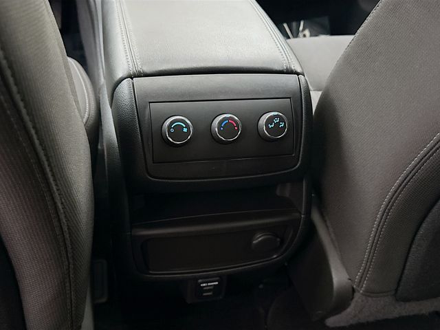 2014 Chevrolet Traverse 1LT photo 22