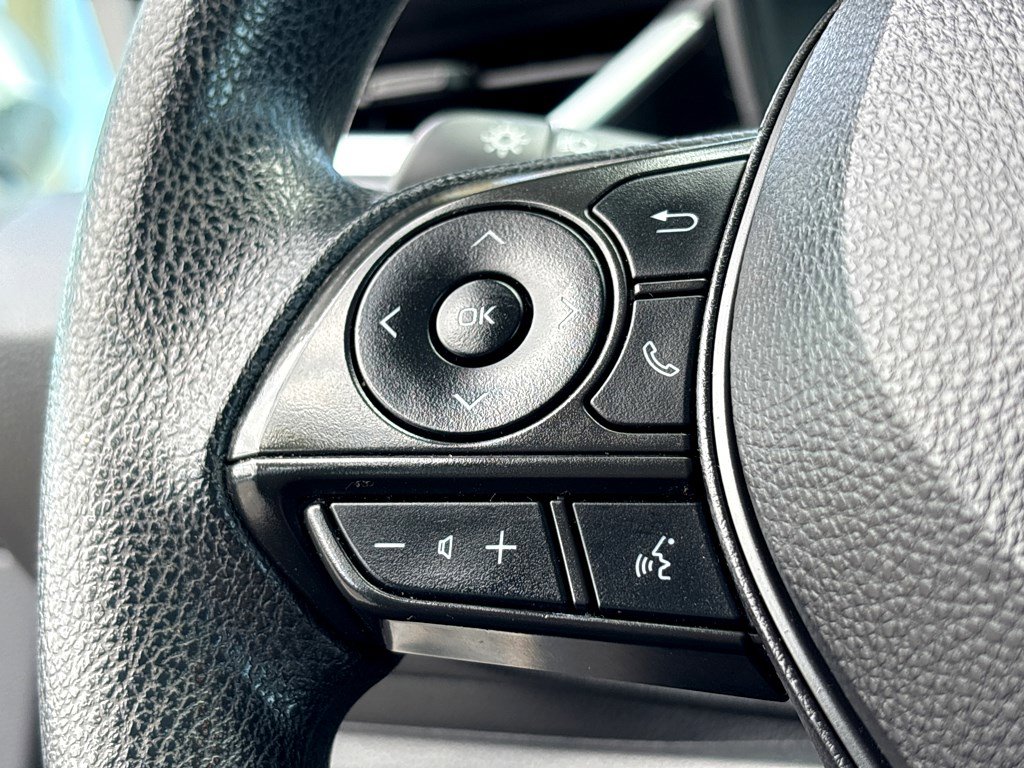 2022 Toyota Corolla LE photo 13