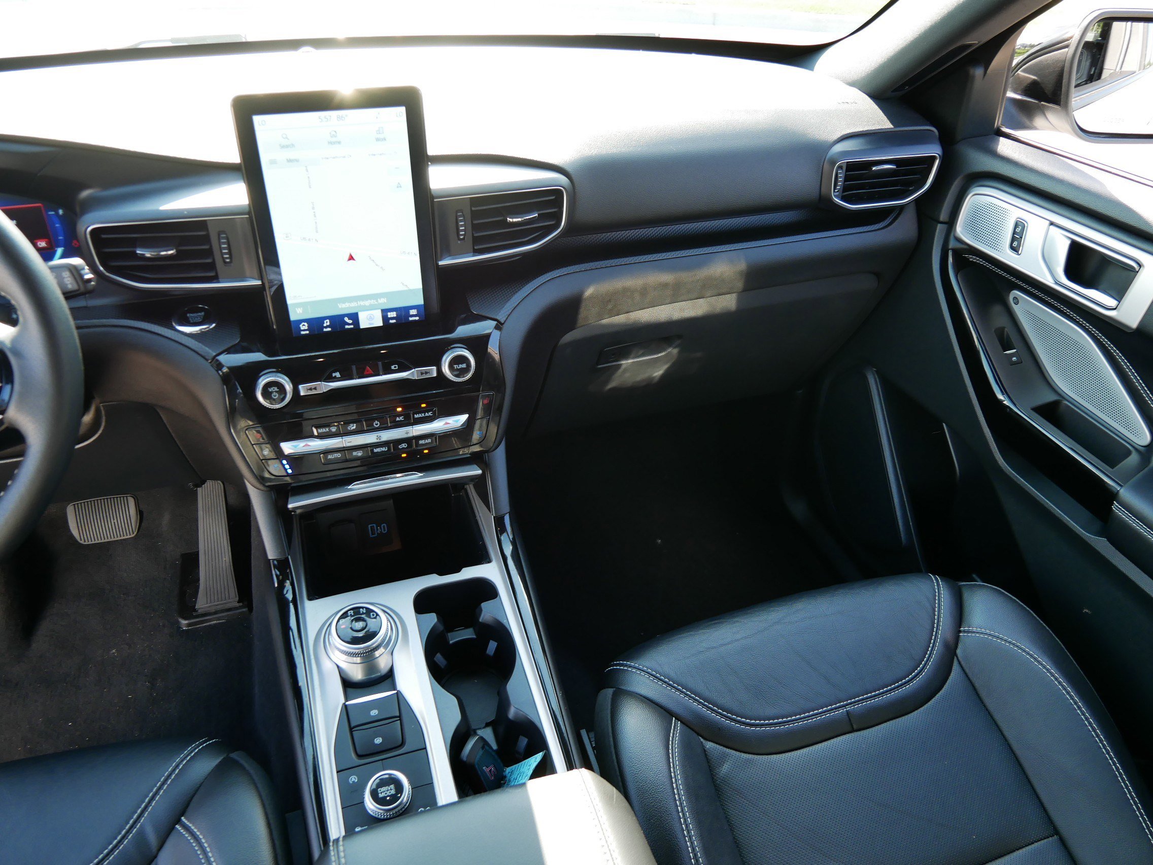 2023 Ford Explorer ST photo 11