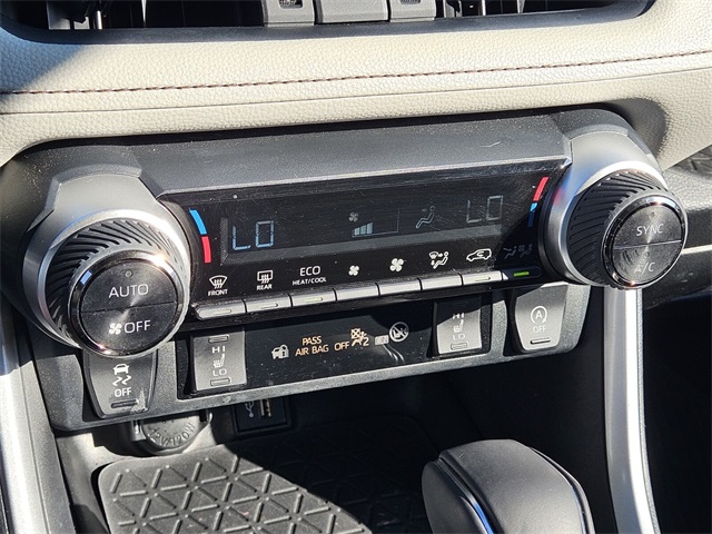 2023 Toyota RAV4 XLE Premium photo 24