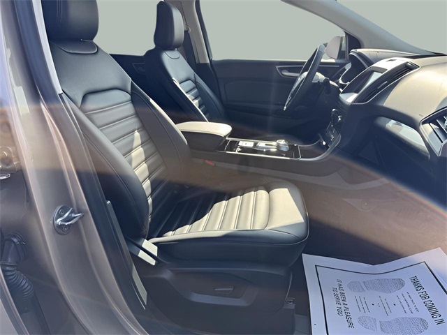 2020 Ford Edge SEL photo 22