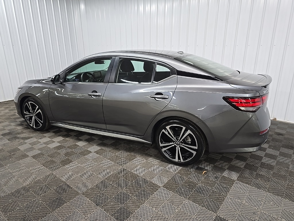 2021 Nissan Sentra SR photo 4