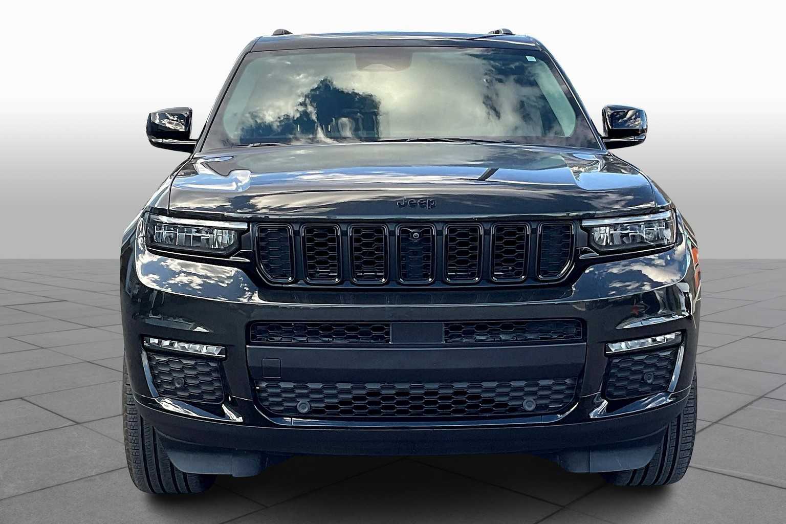 2023 Jeep Grand Cherokee Limited photo 3