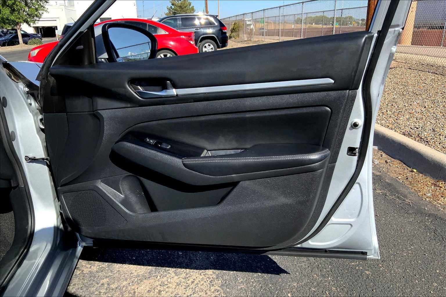 2023 Nissan Altima 2.5 SV photo 18