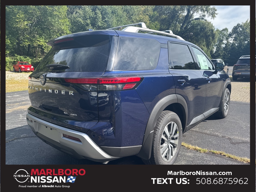 2025 Nissan Pathfinder SL photo 7