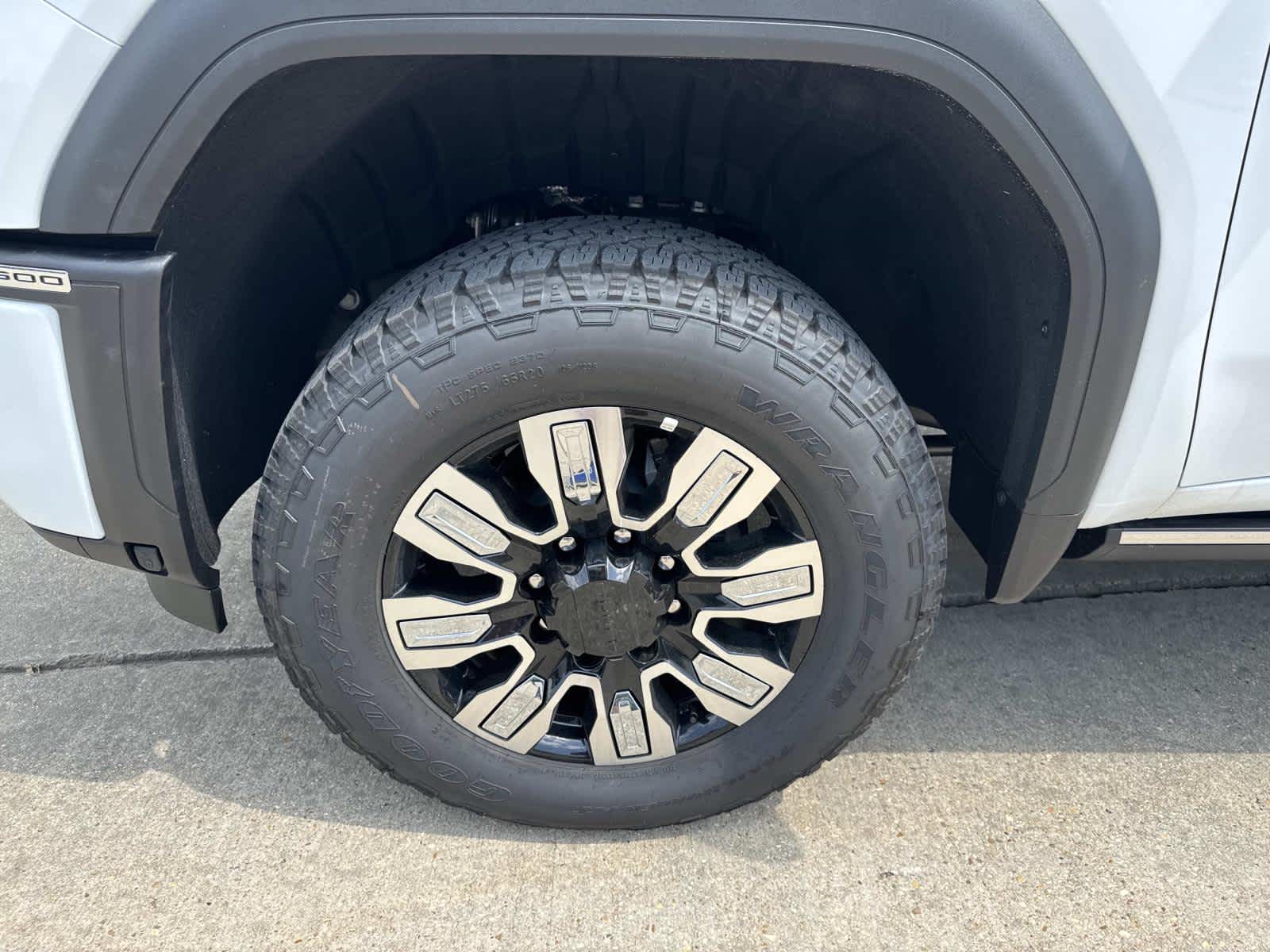 2025 Gmc Sierra 2500 HD Denali photo 4