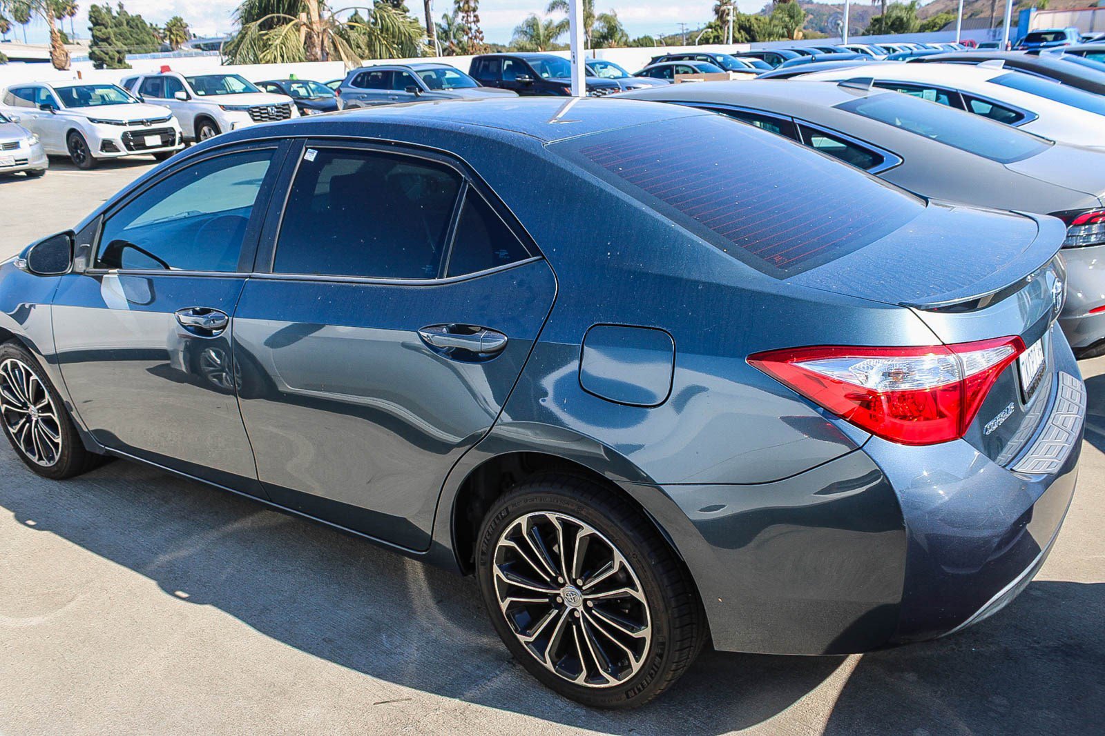 2015 Toyota Corolla L photo 3