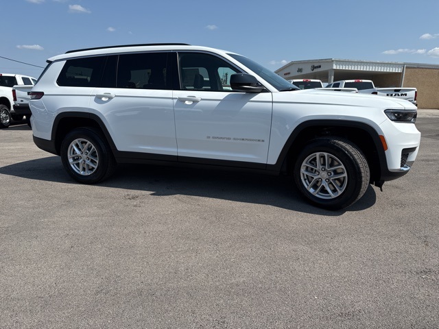 2025 Jeep Grand Cherokee Laredo photo 9