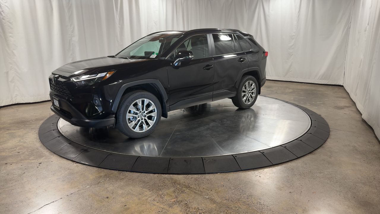 2025 Toyota RAV4 XLE Premium photo 4