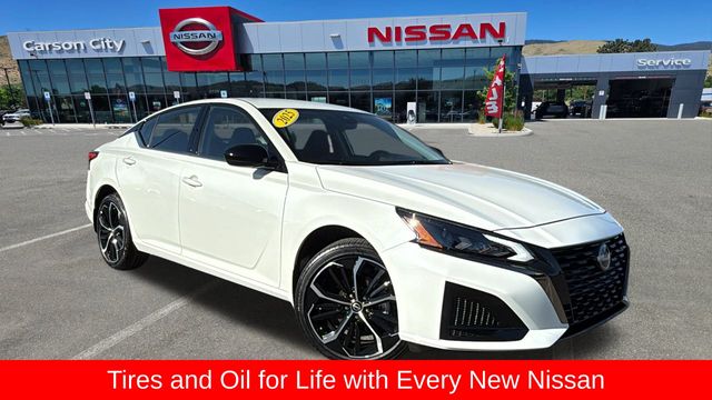 2025 Nissan Altima SR's photo