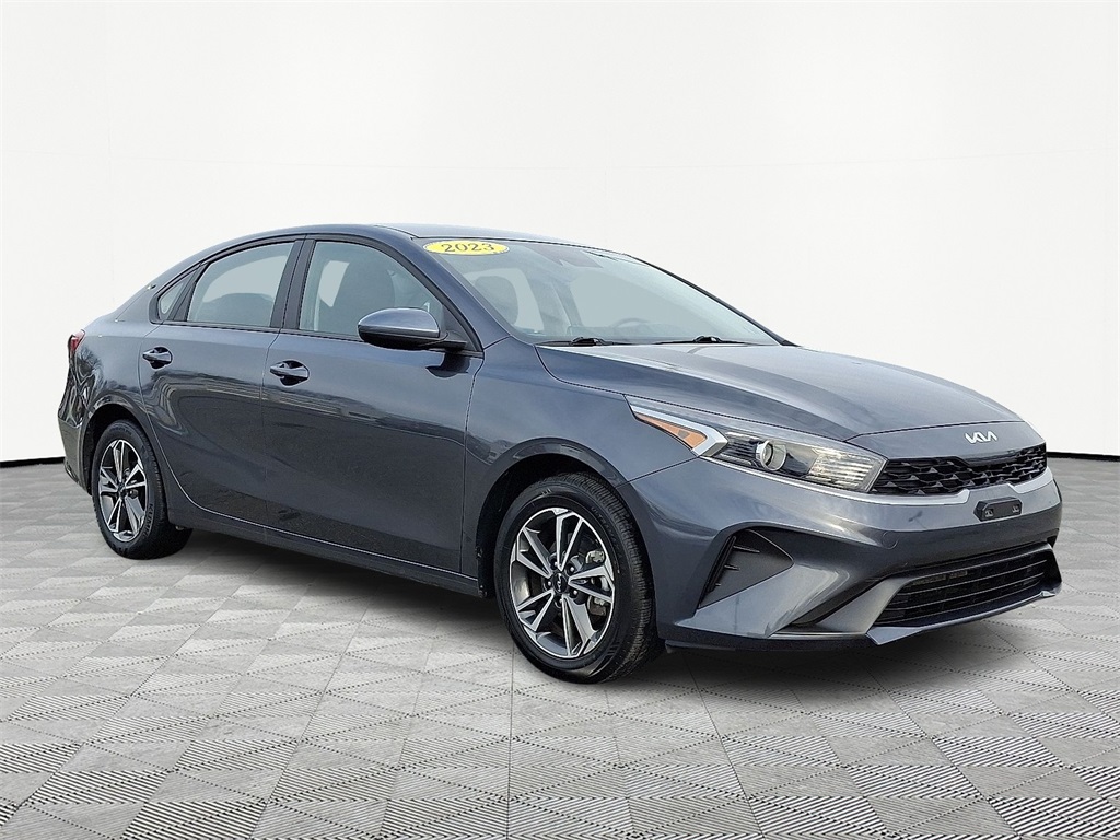 2023 Kia Forte LXS's photo