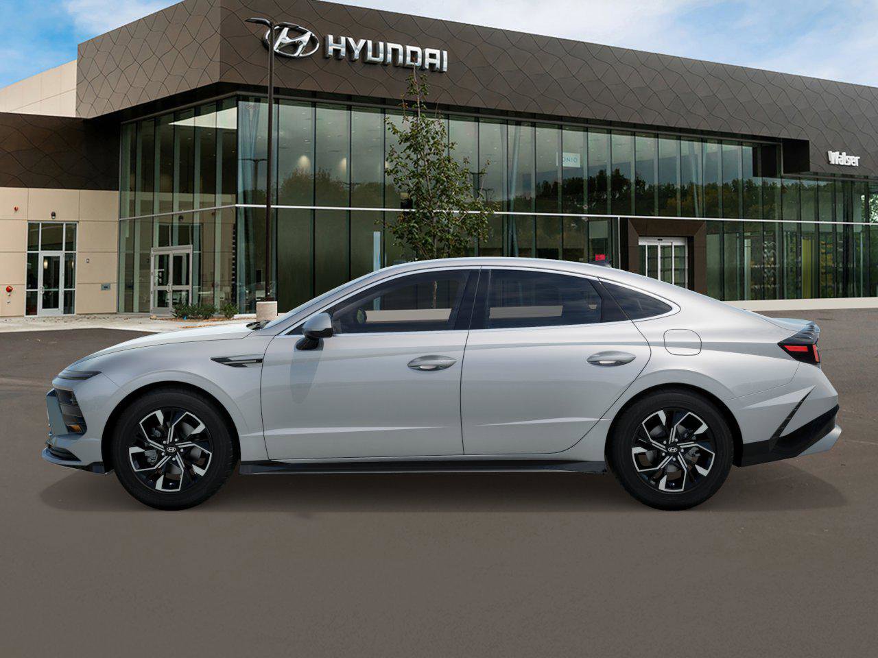 2025 Hyundai Sonata SEL photo 3