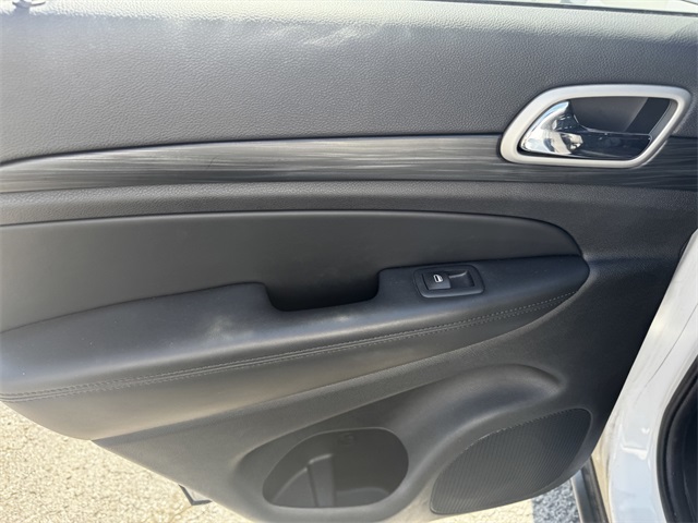 2020 Jeep Grand Cherokee Laredo photo 19