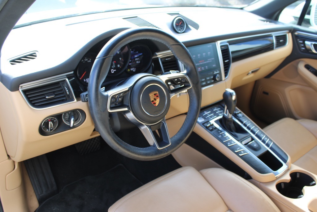 2018 Porsche Macan Base photo 4