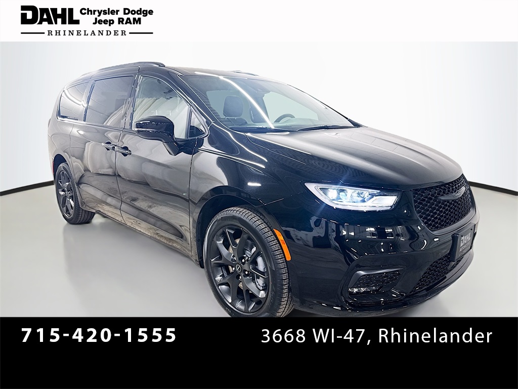 2026 Chrysler Pacifica Select's photo