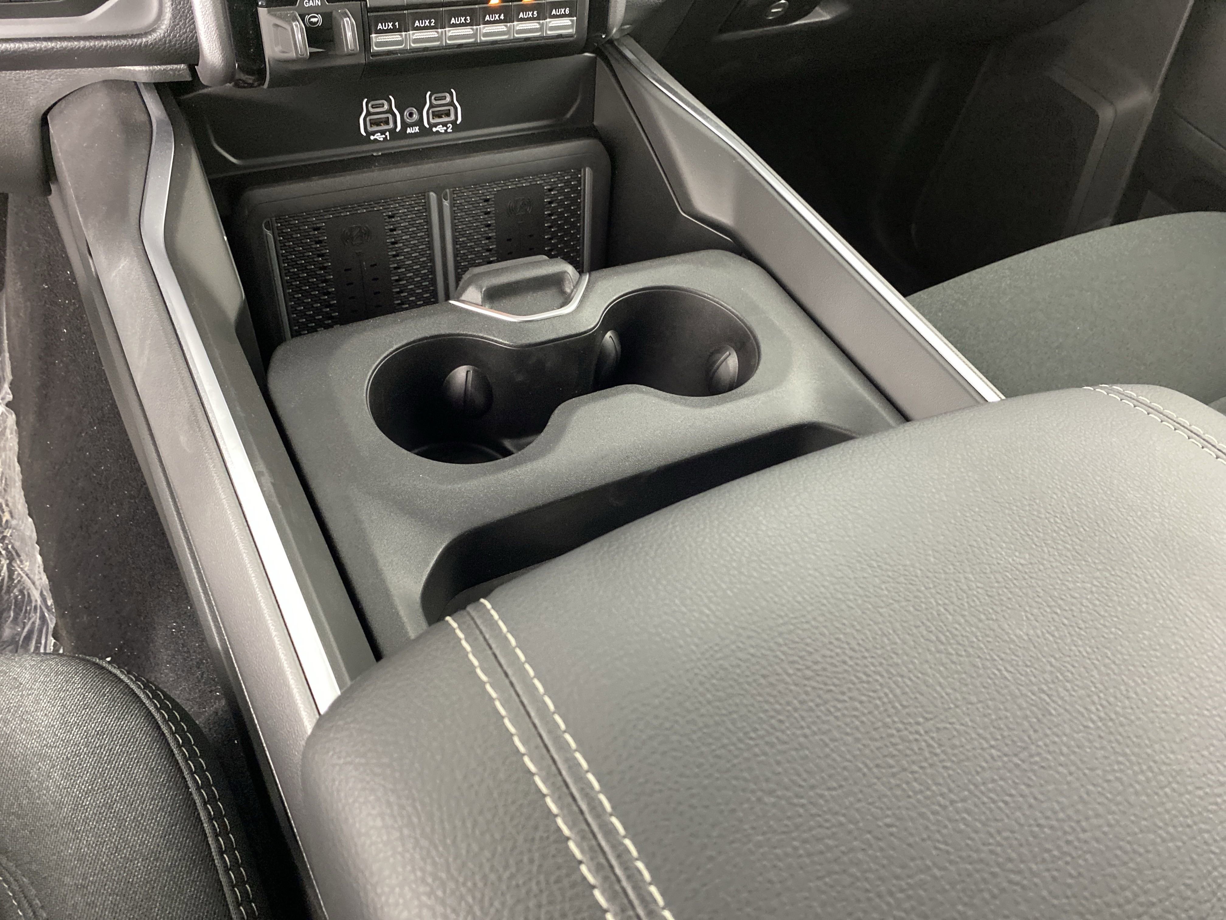 2025 Ram 2500 Big Horn photo 6
