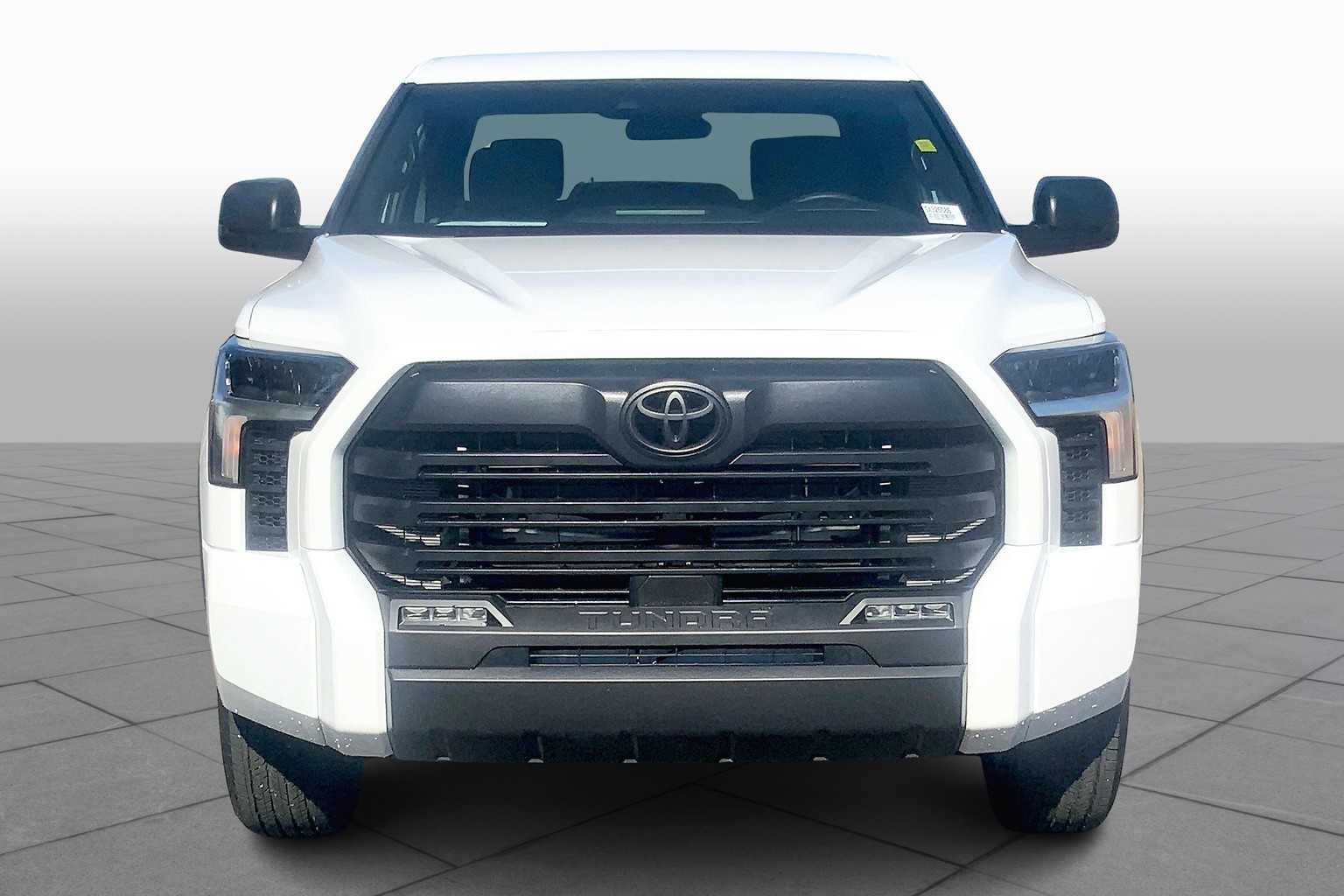 2025 Toyota Tundra SR5 CrewMax photo 3