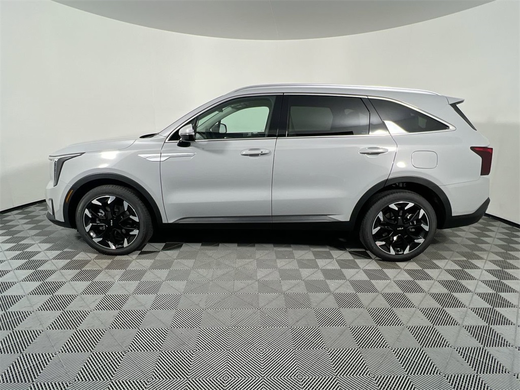 2026 Kia Sorento EX photo 6