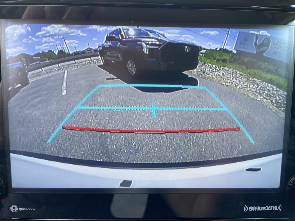 2022 Toyota Corolla Cross LE photo 28