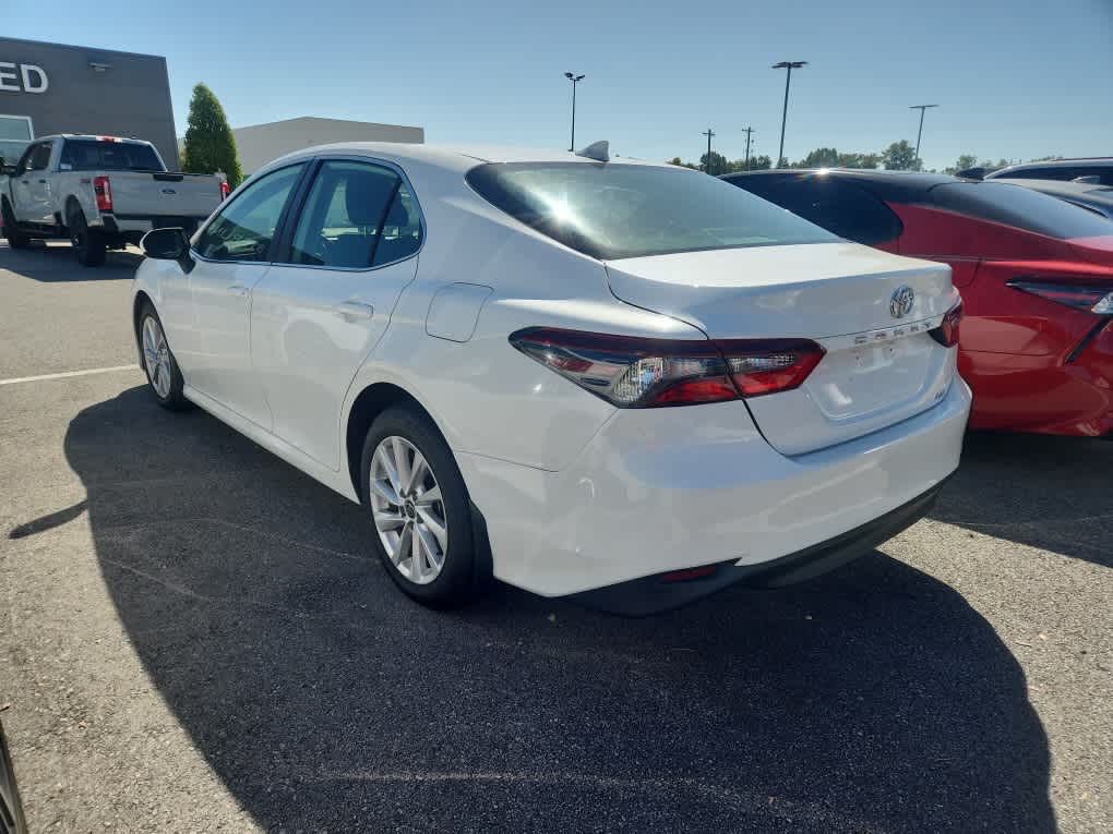 2023 Toyota Camry LE photo 2