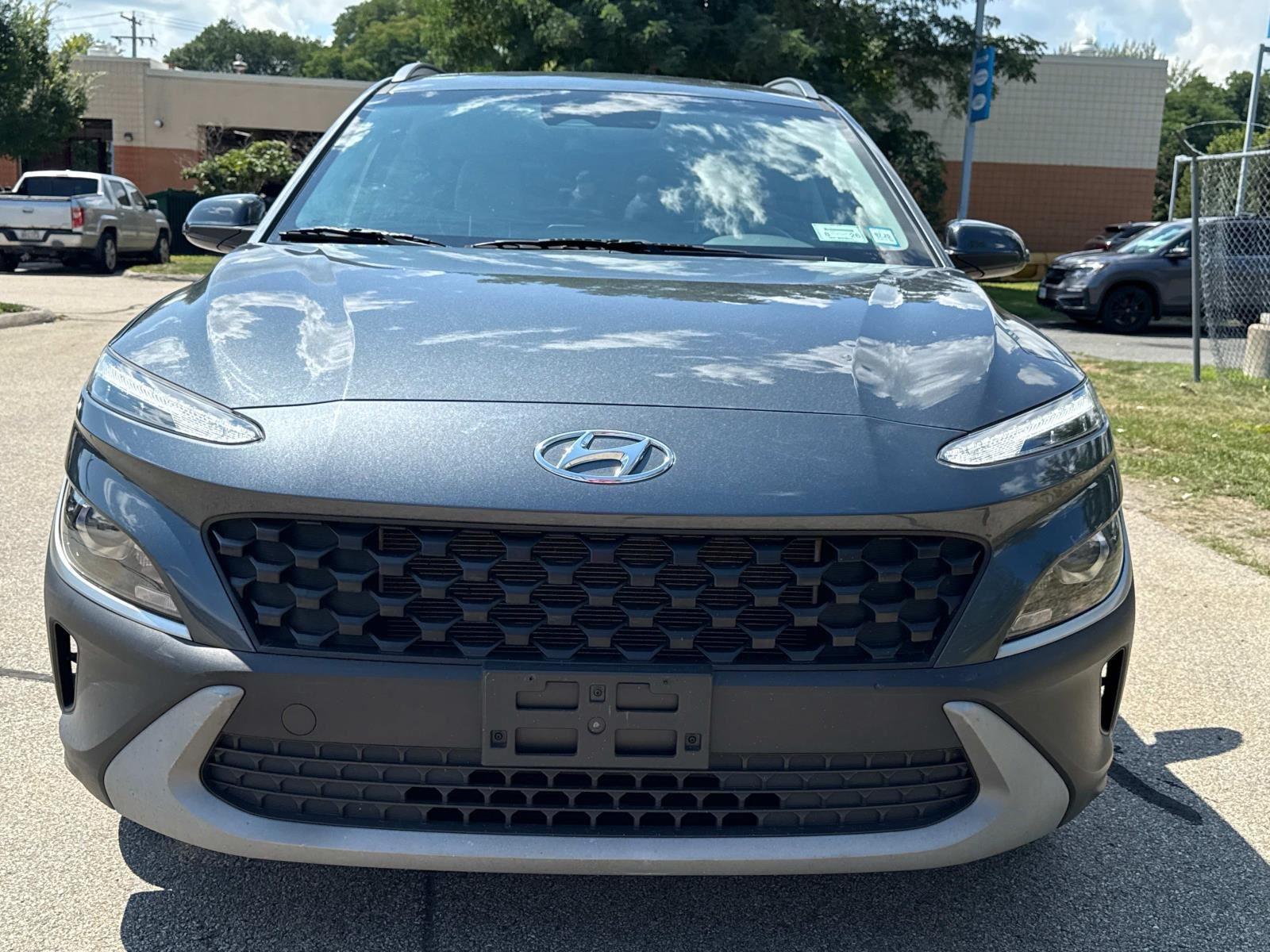 2023 Hyundai Kona SEL photo 2