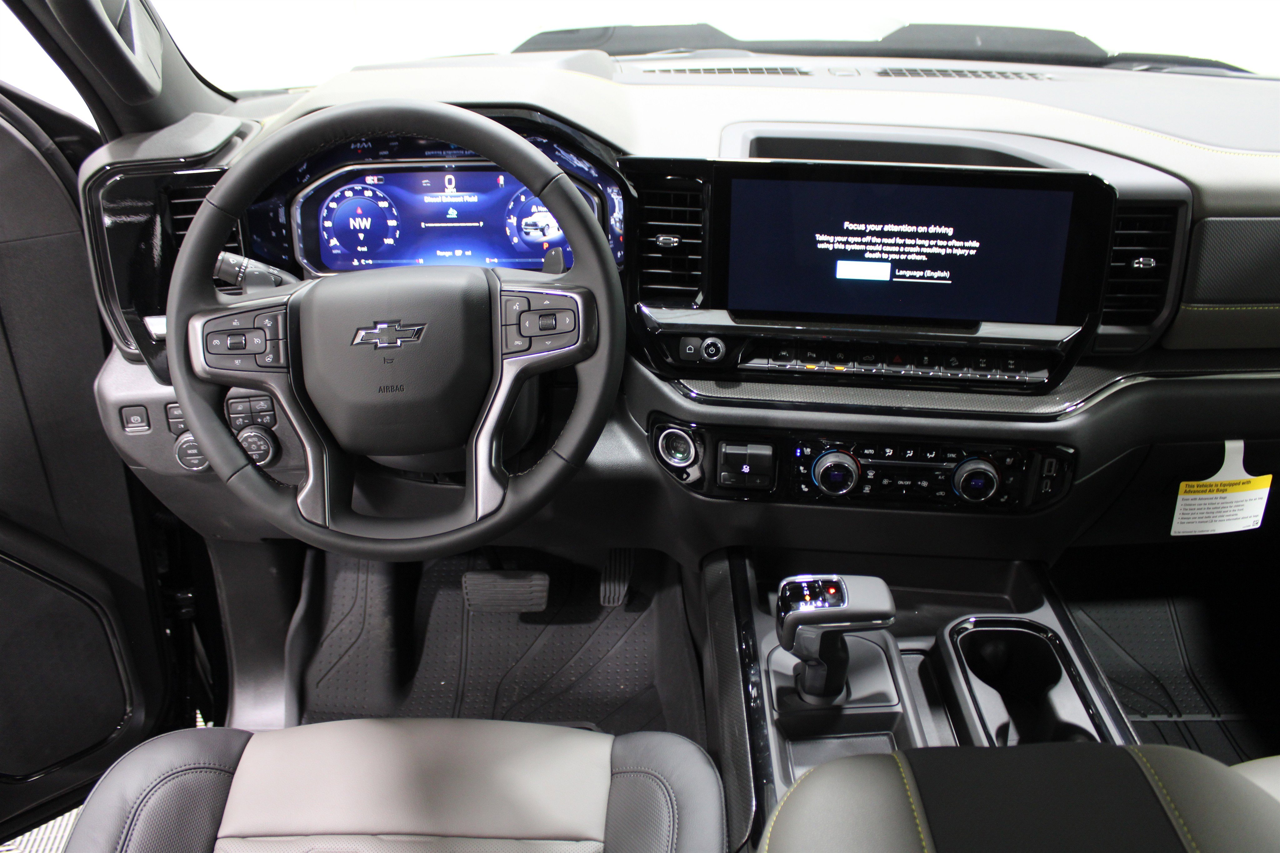 2026 Chevrolet Silverado 1500 ZR2 photo 2
